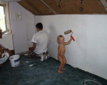 Ich helfe Tante Feli beim renovieren.